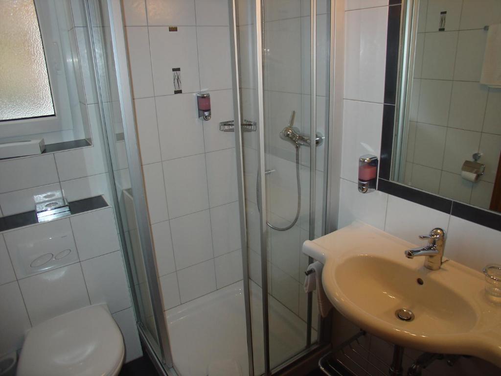 Hotel Europa Guest House Saas Fee Oda fotoğraf